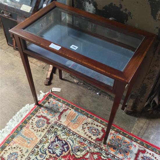 Mahogany Bijouterie table